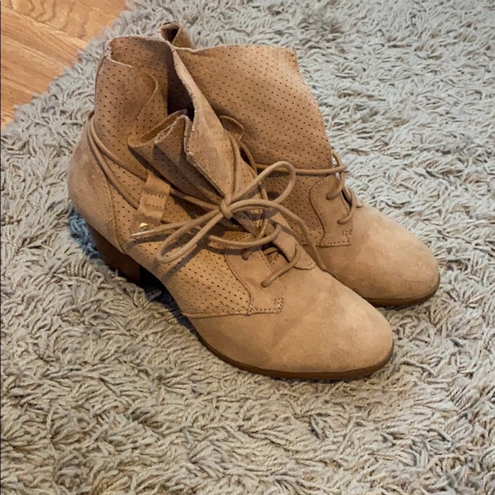 Lace up heeled booties